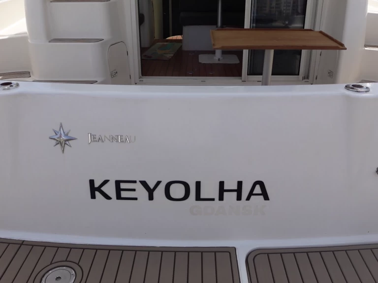 Boat rental Jeanneau Prestige 36 Fly in Alicante on Samboat