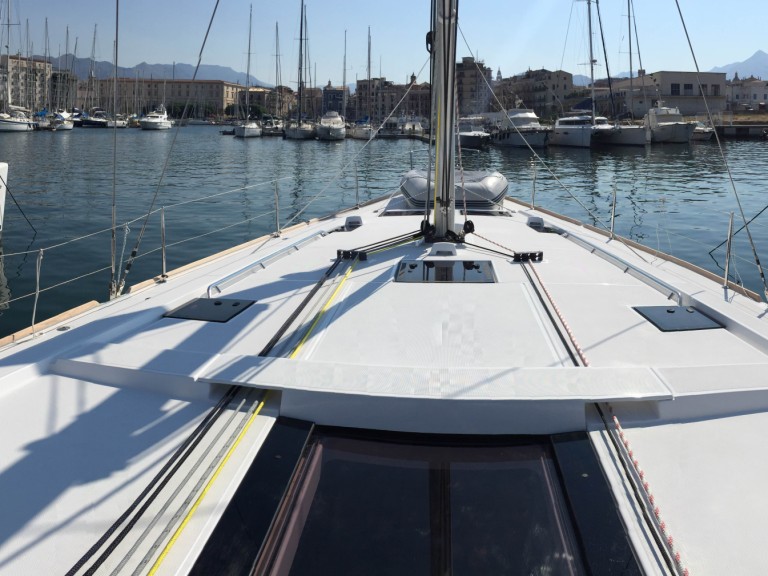 Sailboat for rent Furnari at the best price