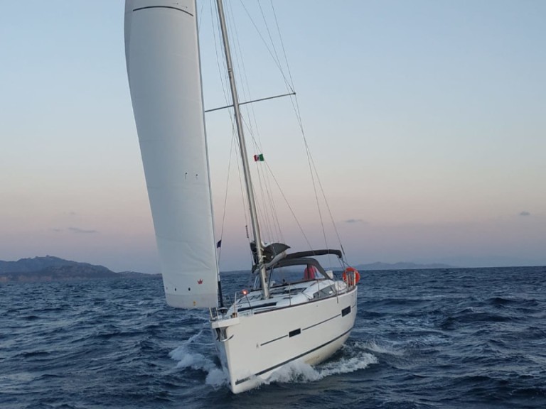 Sailboat for rent Palermo at the best price