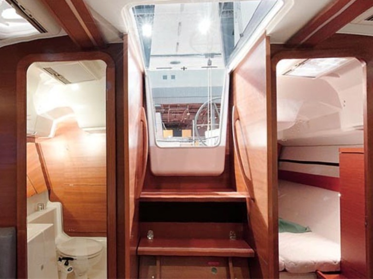 Sailboat for rent Furnari at the best price