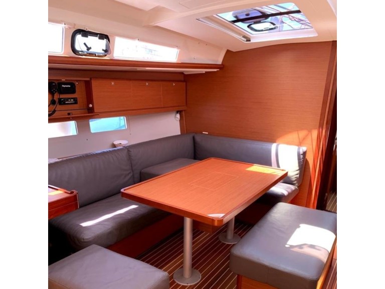 Bareboat Rental Sailboat Dufour with a boat licence