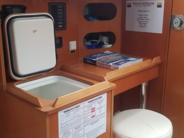 Yacht charter La Rochelle cheap FIRST 27.7