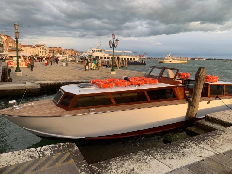 oscar fusina I charter bareboat or captained in  Venice
