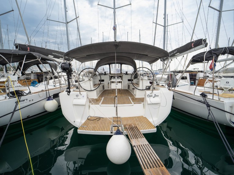 Boat rental Jeanneau Sun Odyssey 519 in Seget Donji on Samboat