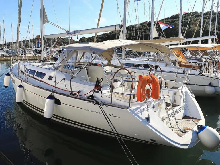 Yacht charter Pula cheap Sun Odyssey 44i