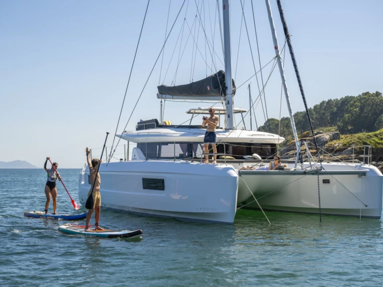 Catamaran rental in Ao Po - Lagoon Lagoon 43 - 4 + 1 cab.