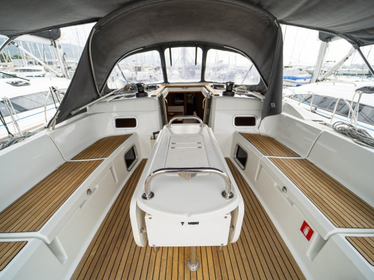 Rent a Jeanneau Sun Odyssey 519 Seget Donji