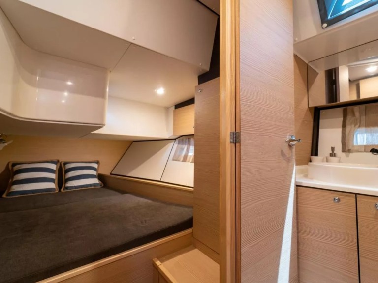 Boat rental D&D Yacht D&D Kufner 54 in Trogir on Samboat