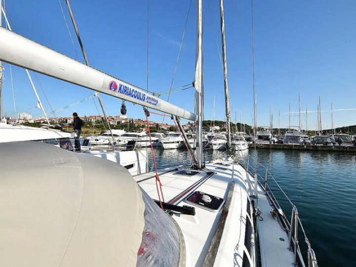 Yacht charter Pula cheap Sun Odyssey 44i