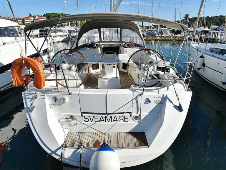 Boat rental Jeanneau Sun Odyssey 44i in Pula on Samboat