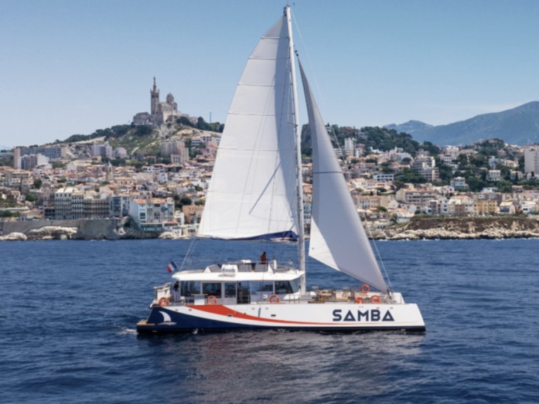 Rent a Lagoon Lagoon 630 Motor Yacht Marseille