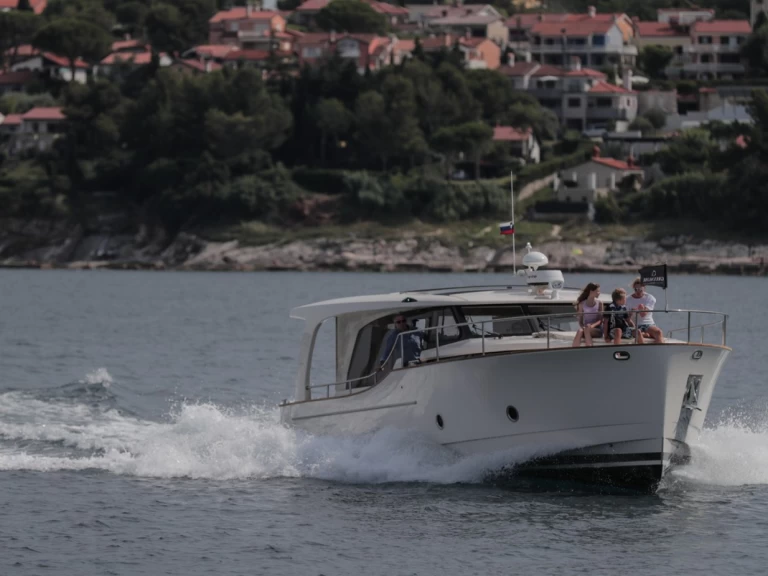Luxury Yacht rental with or without captain Greenline Yachts Pula
