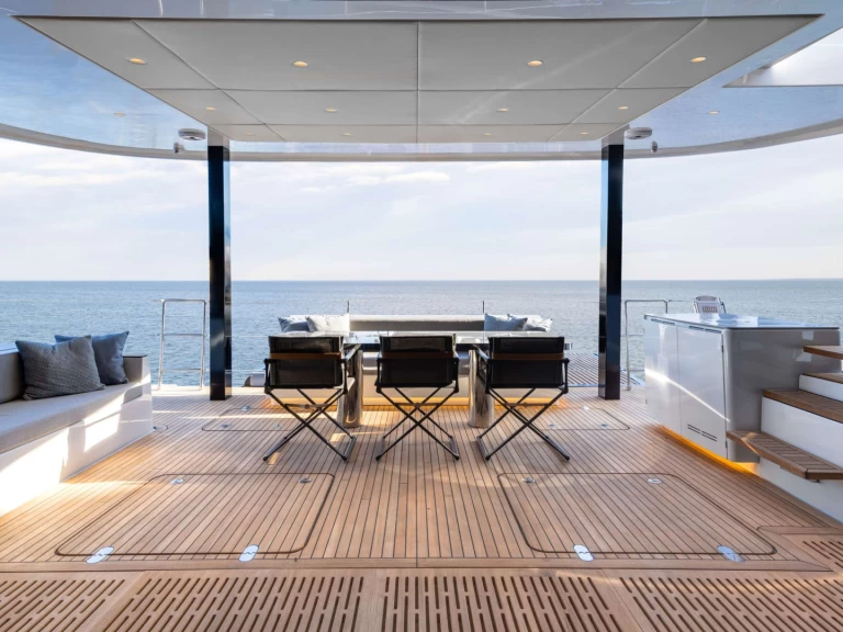 Luxury Yacht rental with or without captain Sunreef Piraeus