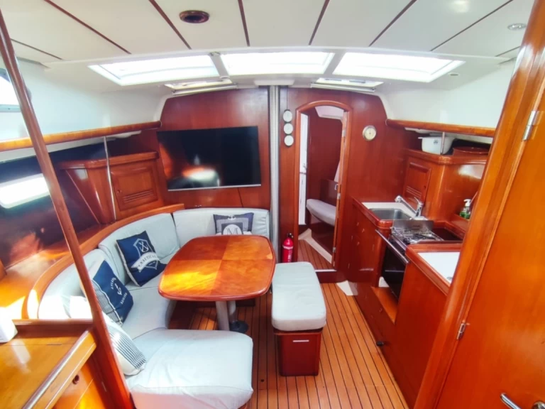 Bareboat Rental Sailboat Bénéteau with a boat licence