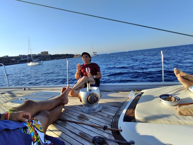 Sailboat for rent Naples at the best price