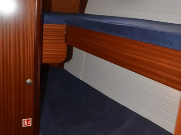 Rent a Delphia Delphia 47-Ice Longyearbyen