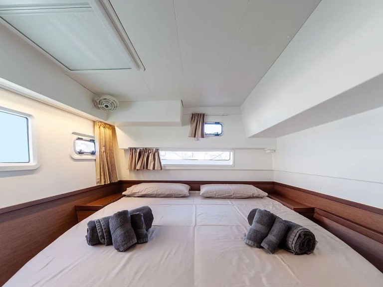 Catamaran rental in Capo d'Orlando - Lagoon Lagoon 42