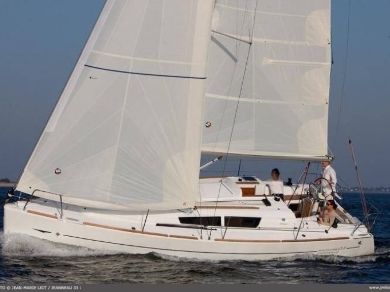 Jeanneau Jeanneau Sun Odyssey 33i charter bareboat or captained in  Kallithea