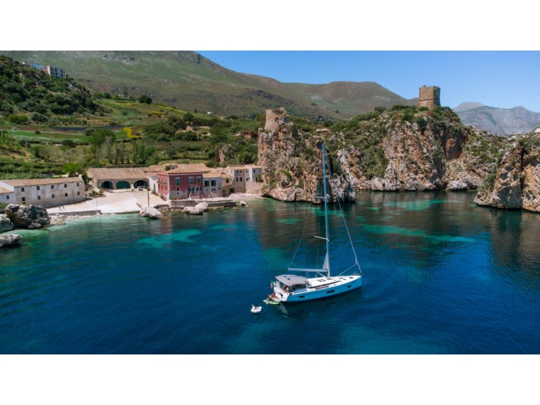 Rent a Bavaria Bavaria C50 Castellammare del Golfo