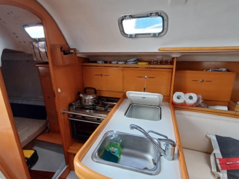 4 First 31.7 charter bareboat or captained in  Arzon