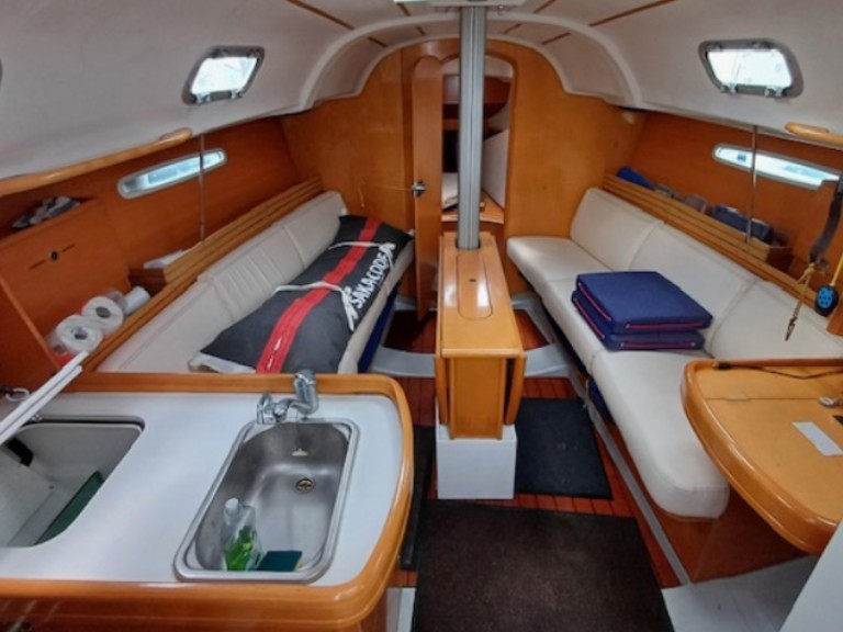 Yacht charter Arzon cheap First 31.7