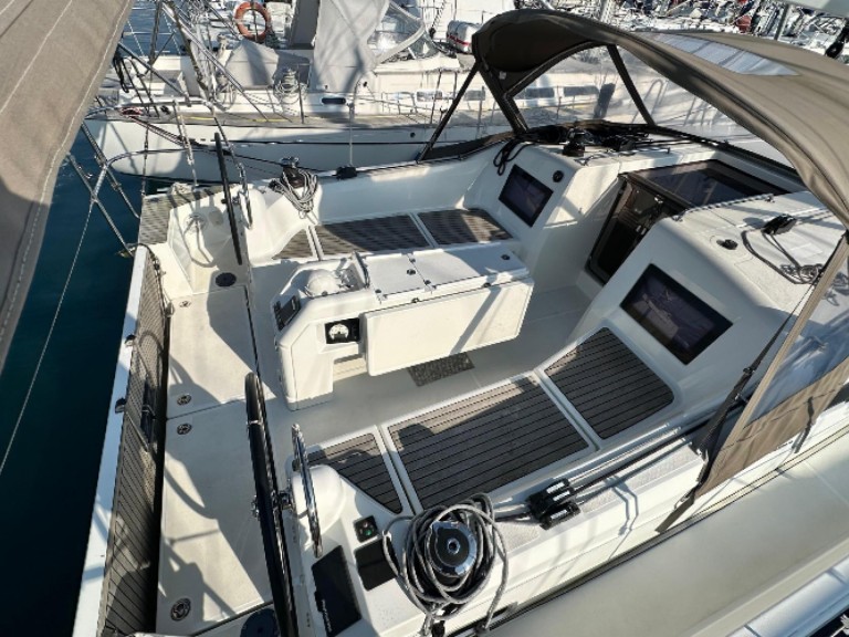 Sailboat rental with or without captain 2 Arzon