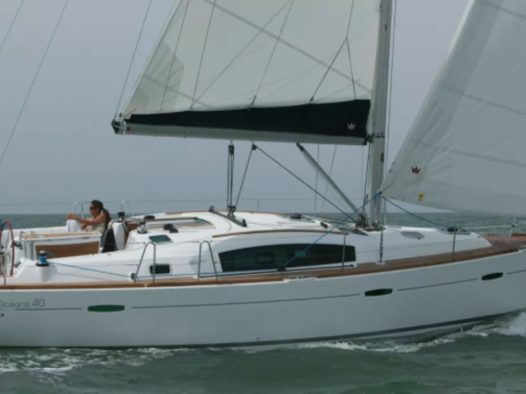 Sailboat rental in Arzon - 4 OCEANIS 40