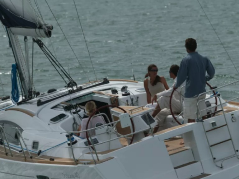 Boat rental 4 OCEANIS 40 in Arzon on Samboat