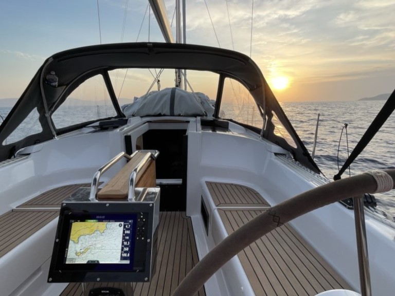 Rent a Hanse Hanse 348 Cogolin