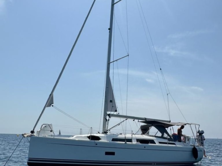 Yacht charter Cogolin cheap Hanse 348