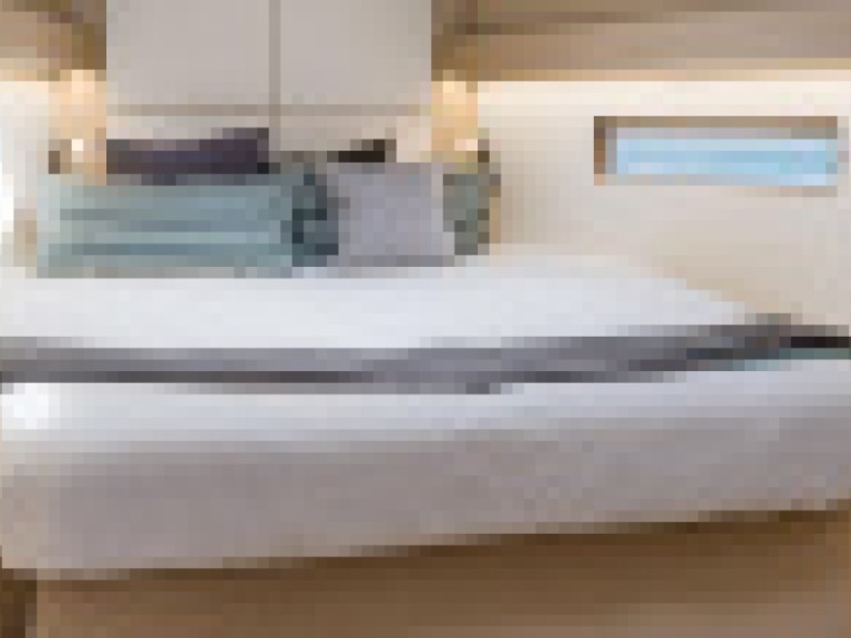 OCEANIS 40.1 OCEANIS 40.1 charter bareboat or captained in  Arzon