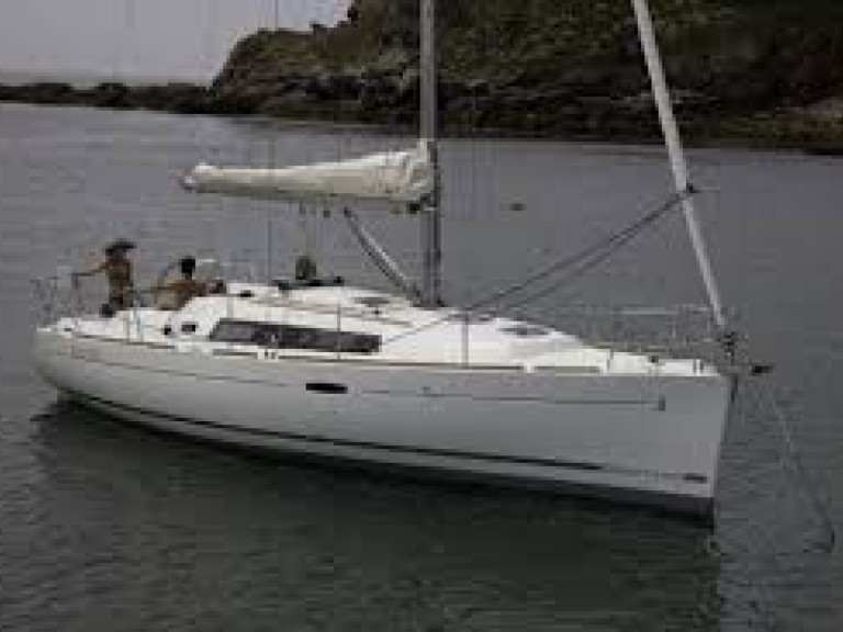 Sailboat rental in Arzon - Bénéteau Oceanis 34