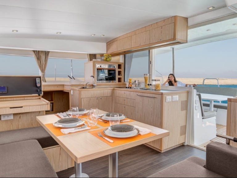 Rent a Lagoon Lagoon 400 Ajaccio