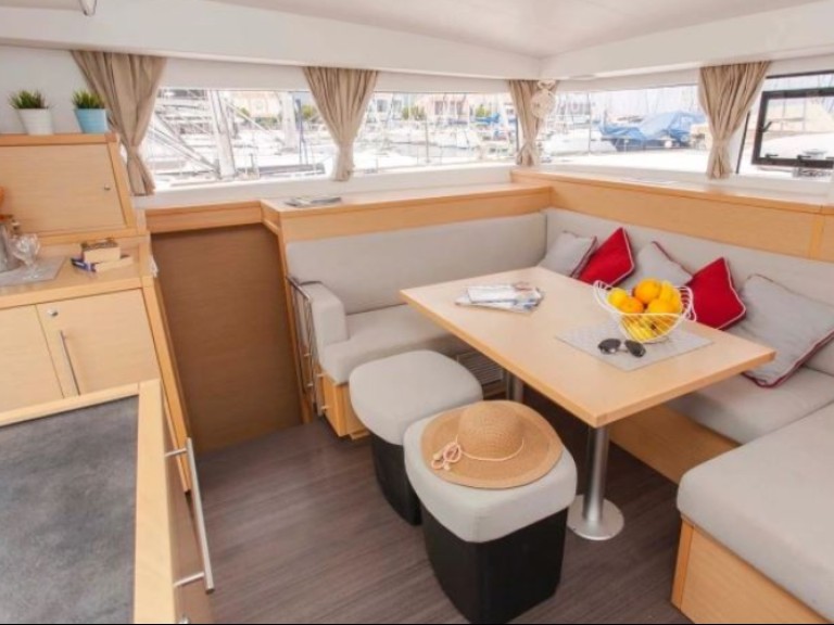 Yacht charter Ajaccio cheap Lagoon 400