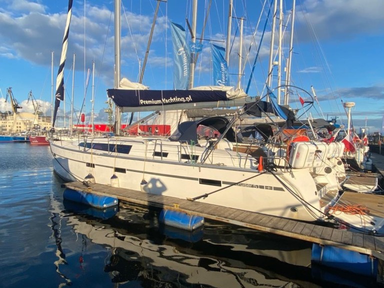 Sailboat for rent Gdańsk at the best price