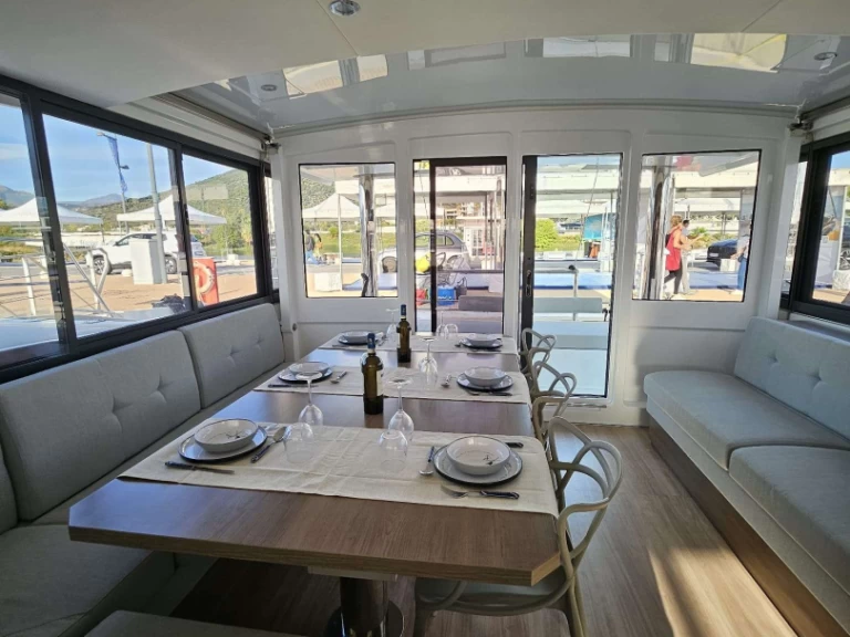 Luxury Yacht rental in Naples - Bali Agatirno