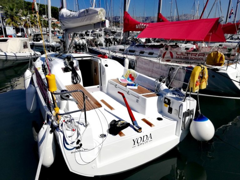 Bénéteau Oceanis 30.1 charter bareboat or captained in  Pomer