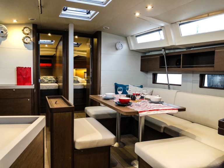 Rent a Bénéteau Oceanis 46.1 Pomer