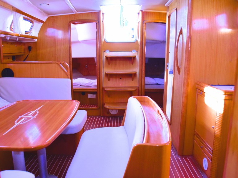 Sailboat rental in Castiglioncello - Bavaria Cruiser 46