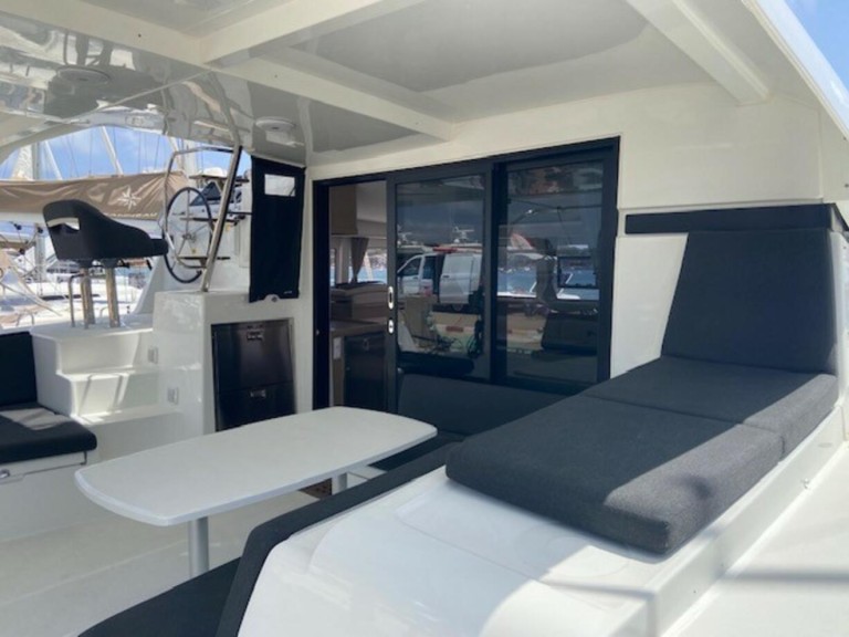 Lagoon Lagoon 42 in Portocolom on SamBoat