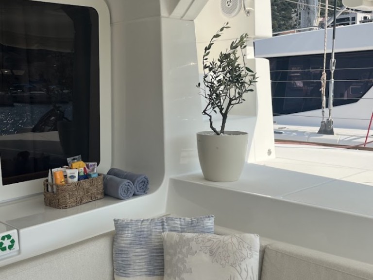 Boat rental Lagoon Lagoon 52 F in Marina (City) on Samboat