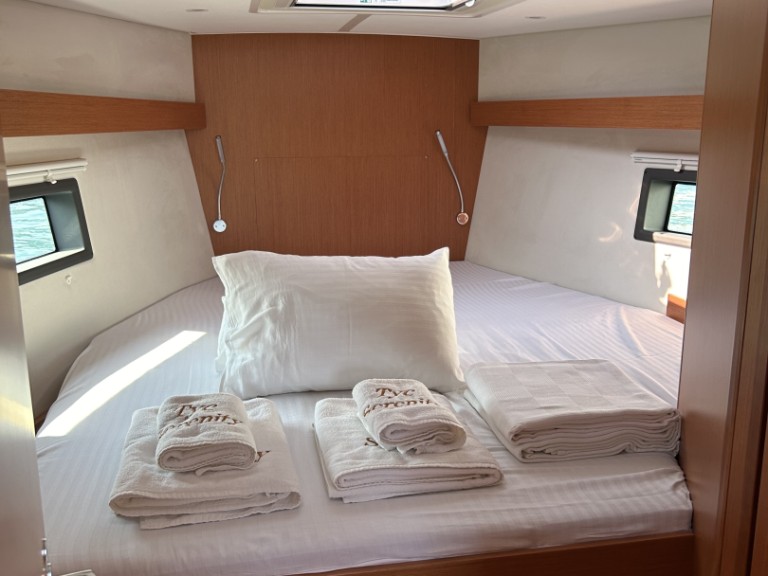 Boat rental Bavaria Bavaria C42 in Göcek on Samboat