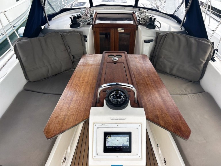 Boat rental Bavaria Bavaria 37 in Road Town on Samboat