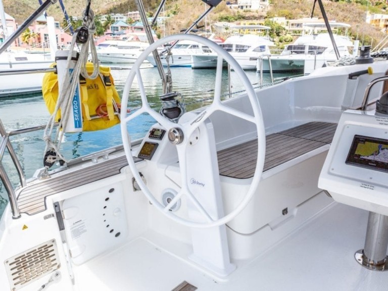 Bavaria Bavaria 37 - 2 cab. charter bareboat or captained in  Road Town
