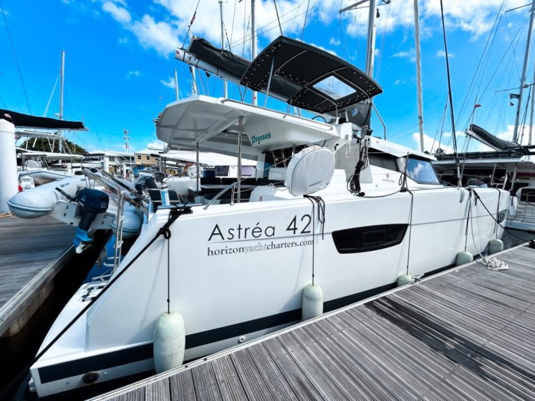 Boat rental Fountaine Pajot Astrea 42 in Road Town on Samboat