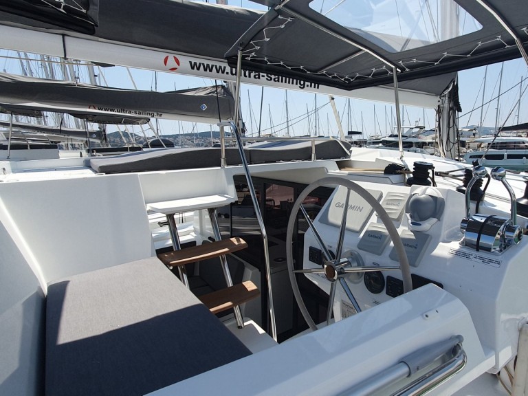 Boat rental Fountaine Pajot Astrea 42 in Seget Donji on Samboat