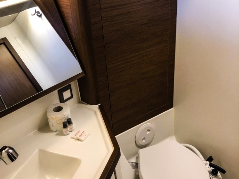 Yacht charter Pomer cheap Oceanis 46.1