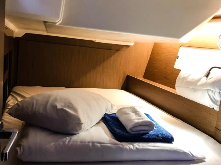 Bareboat Rental Sailboat Bénéteau with a boat licence