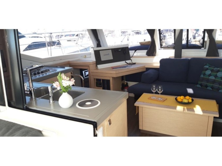 Boat rental Fountaine Pajot Lucia 40 in Seget Donji on Samboat