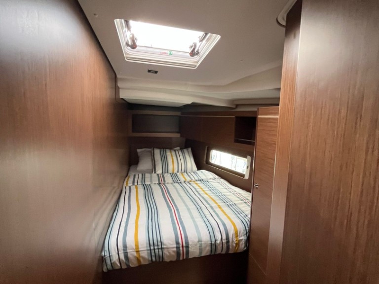 Yacht charter Pomer cheap Oceanis 46.1